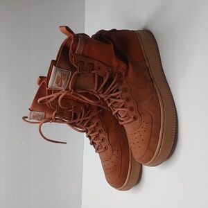 Nike SF Air Force 1 high-top sneakers in the "Dusty Peach" 